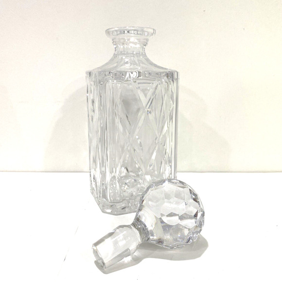 Vintage clear leaded crystal liquor decanter whiskey bottle with faceted stopper - Picture 4 of 11